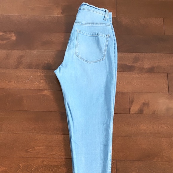 🔴SOLDClassic FashionNova High waisted jeans - Picture 9 of 9